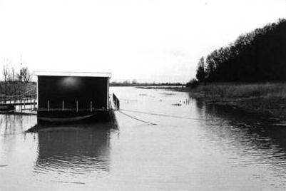 Te koop: woonboot: Wegwijs in wonen op het water
